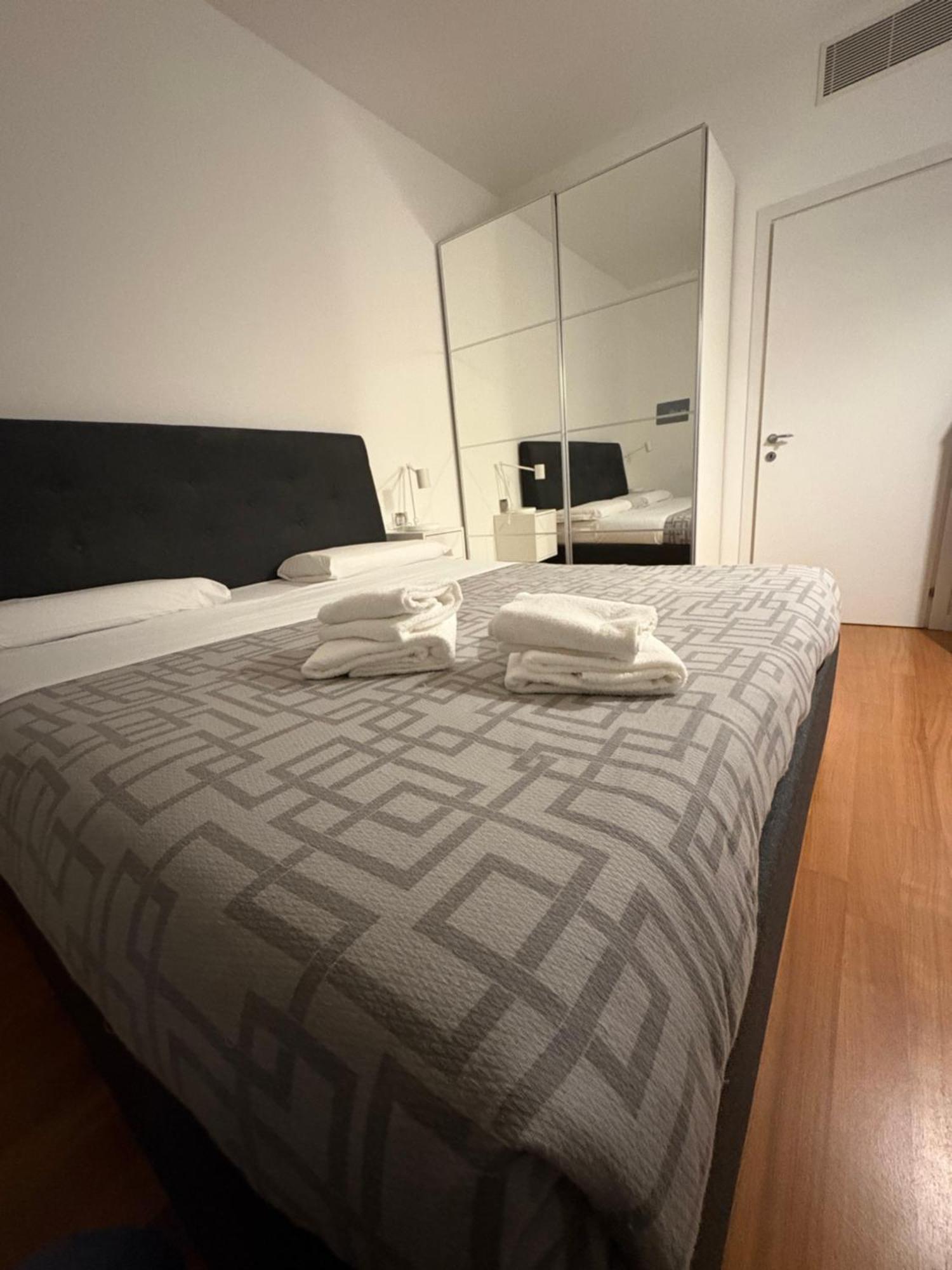 Votre Maison A Milan Luaran gambar